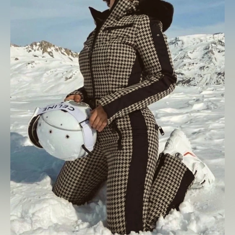 Cream houndstooth ski suit by goldbergh RARE piece. Size 8